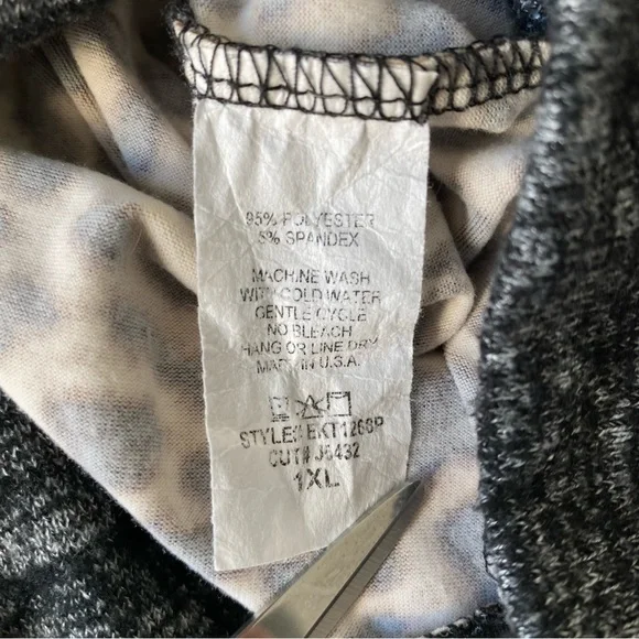 Egy Super Soft Womens Leopard Print Crew neck Jersey Sweater size 1XL - Picture 8 of 9